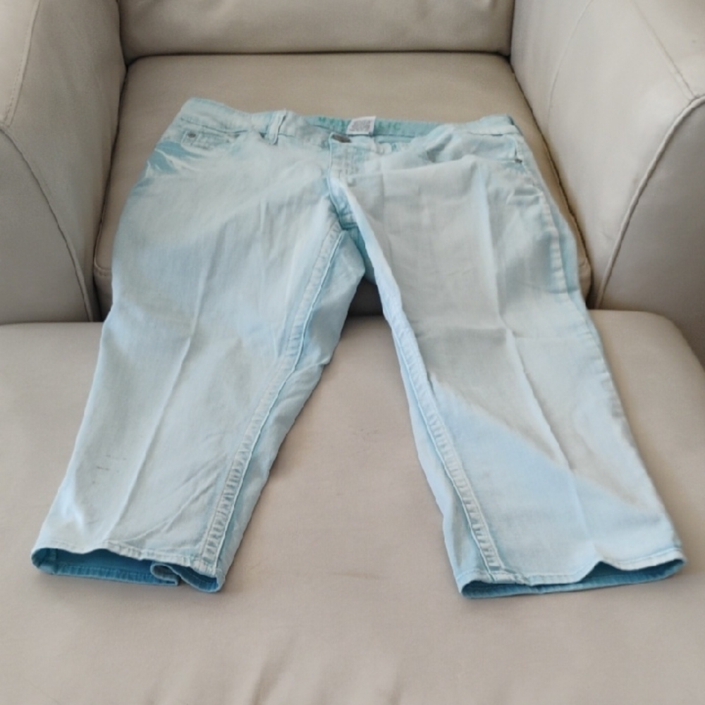 Light Blue Denim Capris